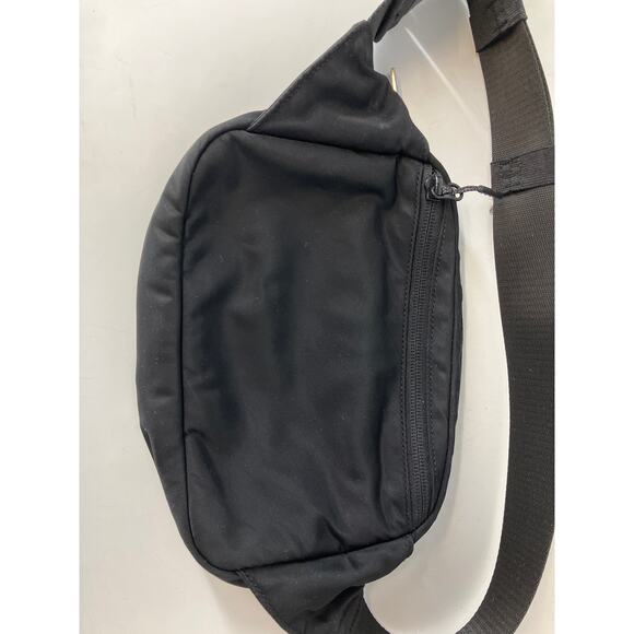 LULULEMON BLACK WAIST BELT BAG WITH GREEN SHOPPING TOTE - Picture 3 of 16